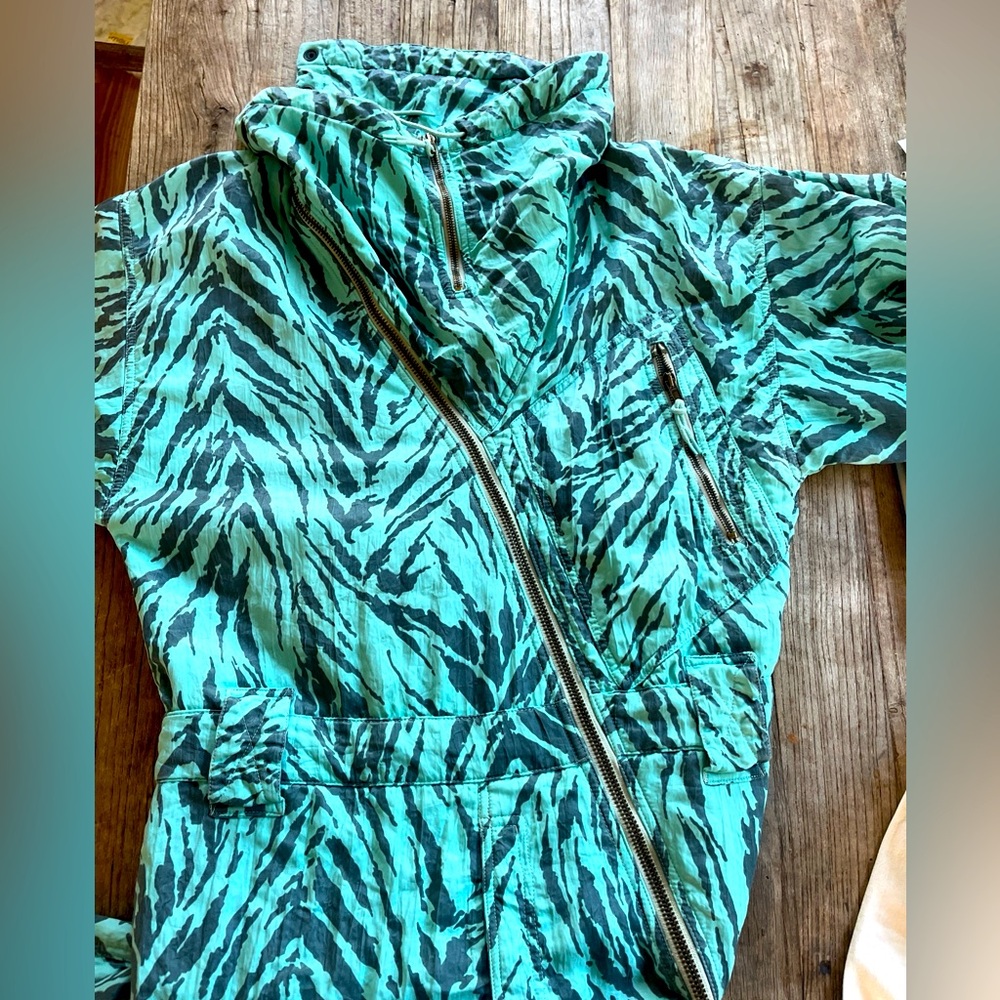 Vintage JetSet Skisuit Snowbunny Teal Tiger Stripe Size 2